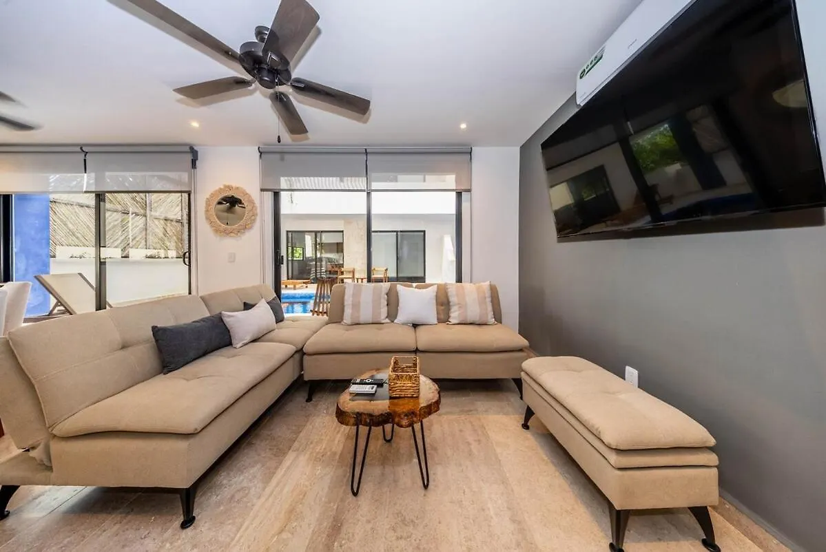 Luxury Stay Private Pool And Movie Theater Retreat location